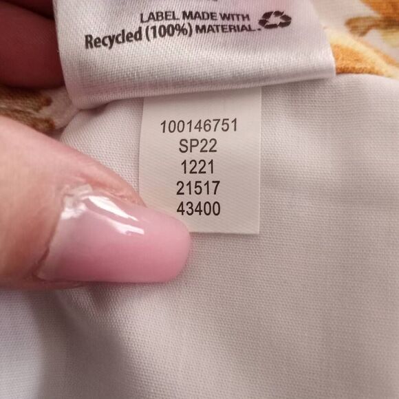 I.N.C. INTERNATIONAL CONCEPTS LINEN CREAM, BLUE, & YELLOW FLORAL SHORTS SZ.8 EUC - Picture 11 of 11